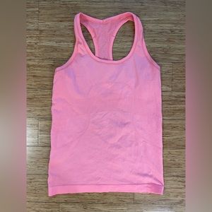 Lululemon Swiftly Tech Racerback in Heathered Bleached Coral- Size 6